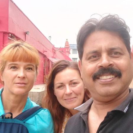 Varuna Palace-Fully Vaccinated Staff Benares Buitenkant foto