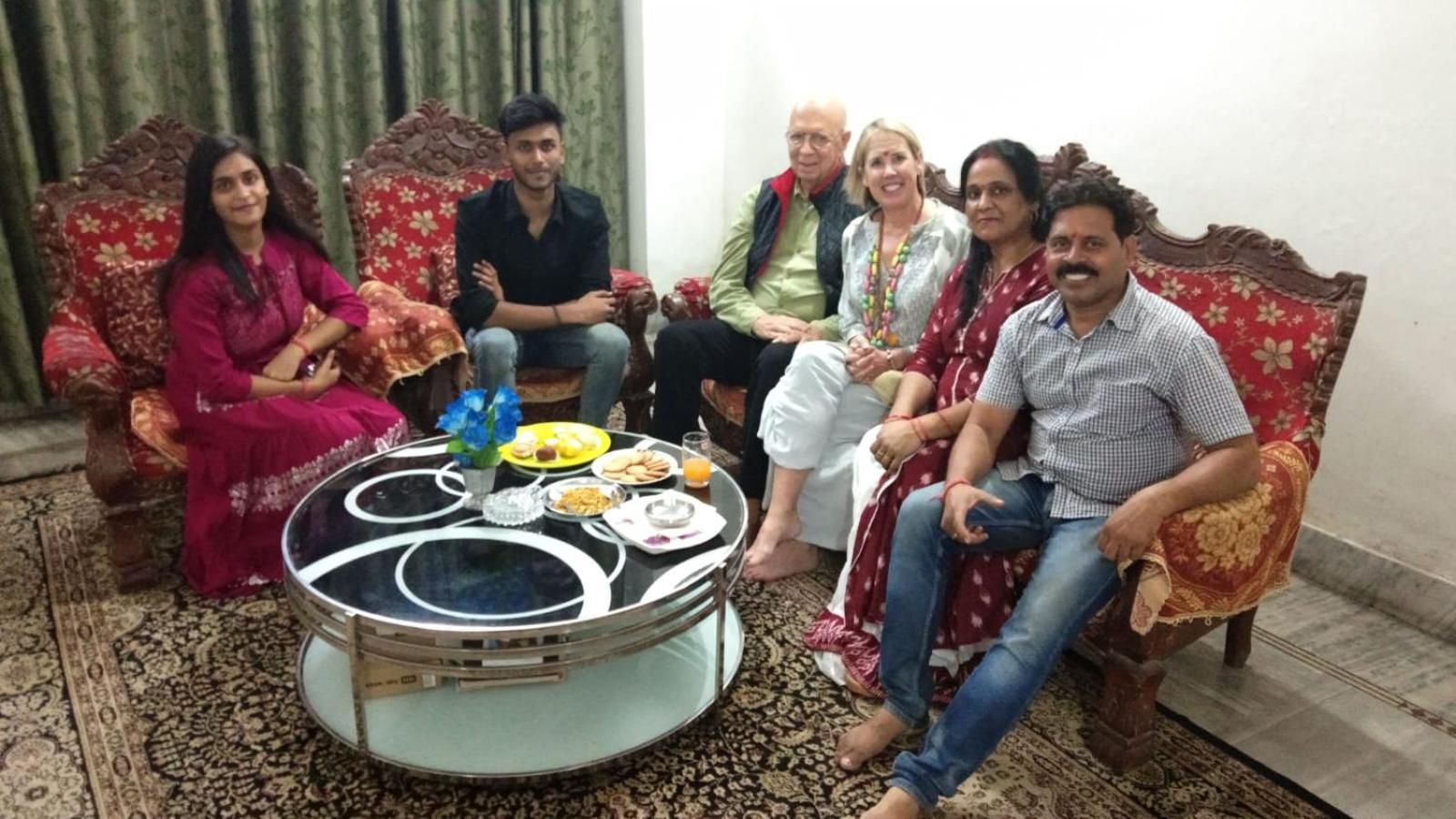 Varuna Palace-Fully Vaccinated Staff Benares Buitenkant foto